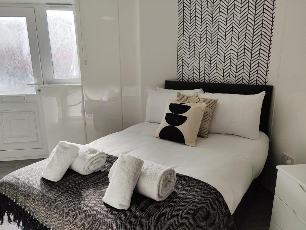 Apartment Stop At The Osterley! *